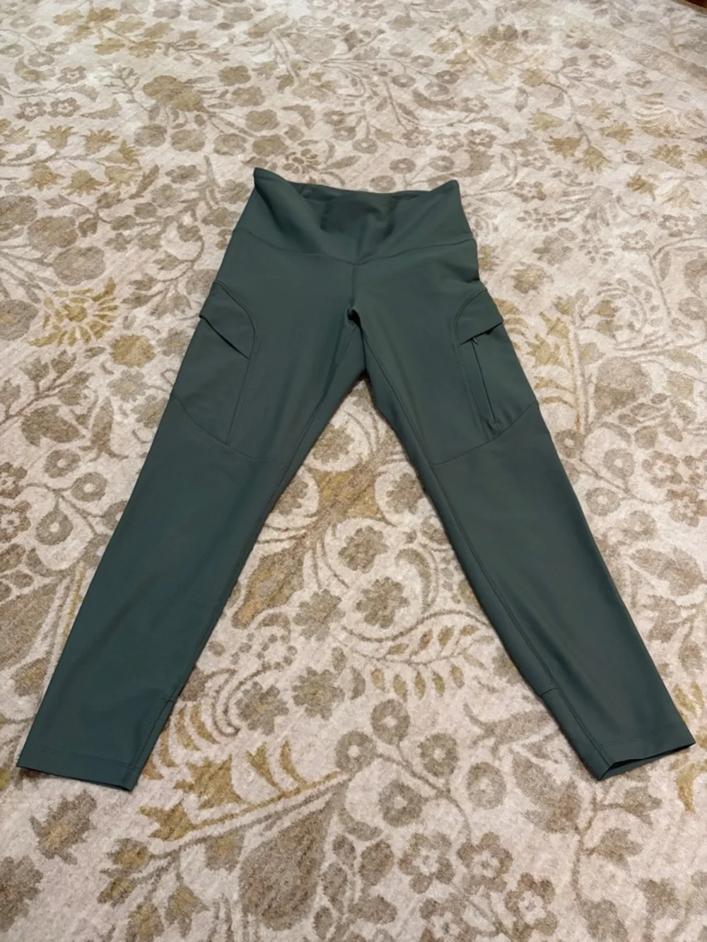 Old Navy High-Waist Leggings in Forest Green, Dusty Blue, Navy & Black 7/8 crop - Picture 4 of 5